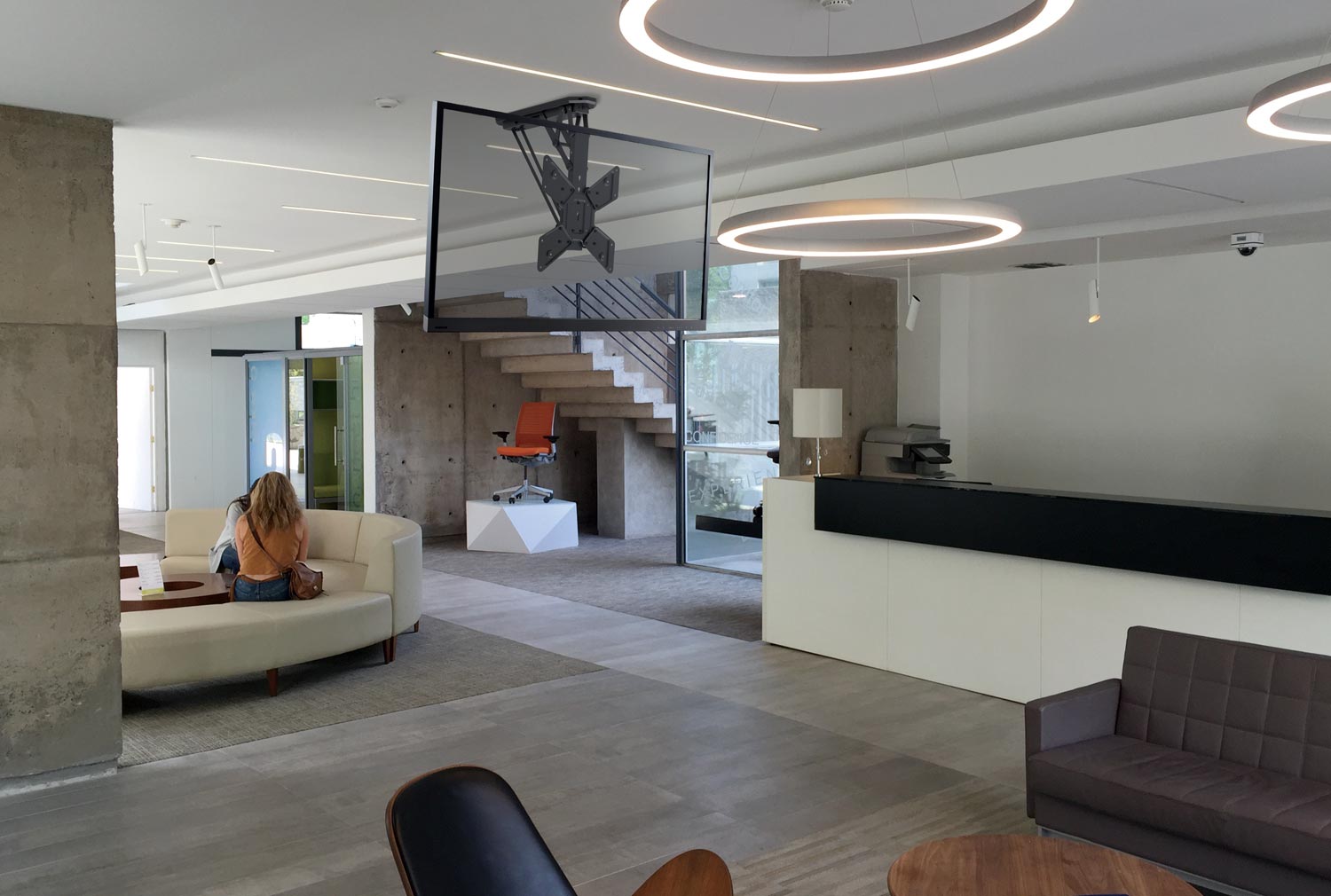 Stropní držák MKF-20DM444